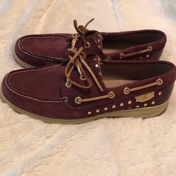 maroon sperrys